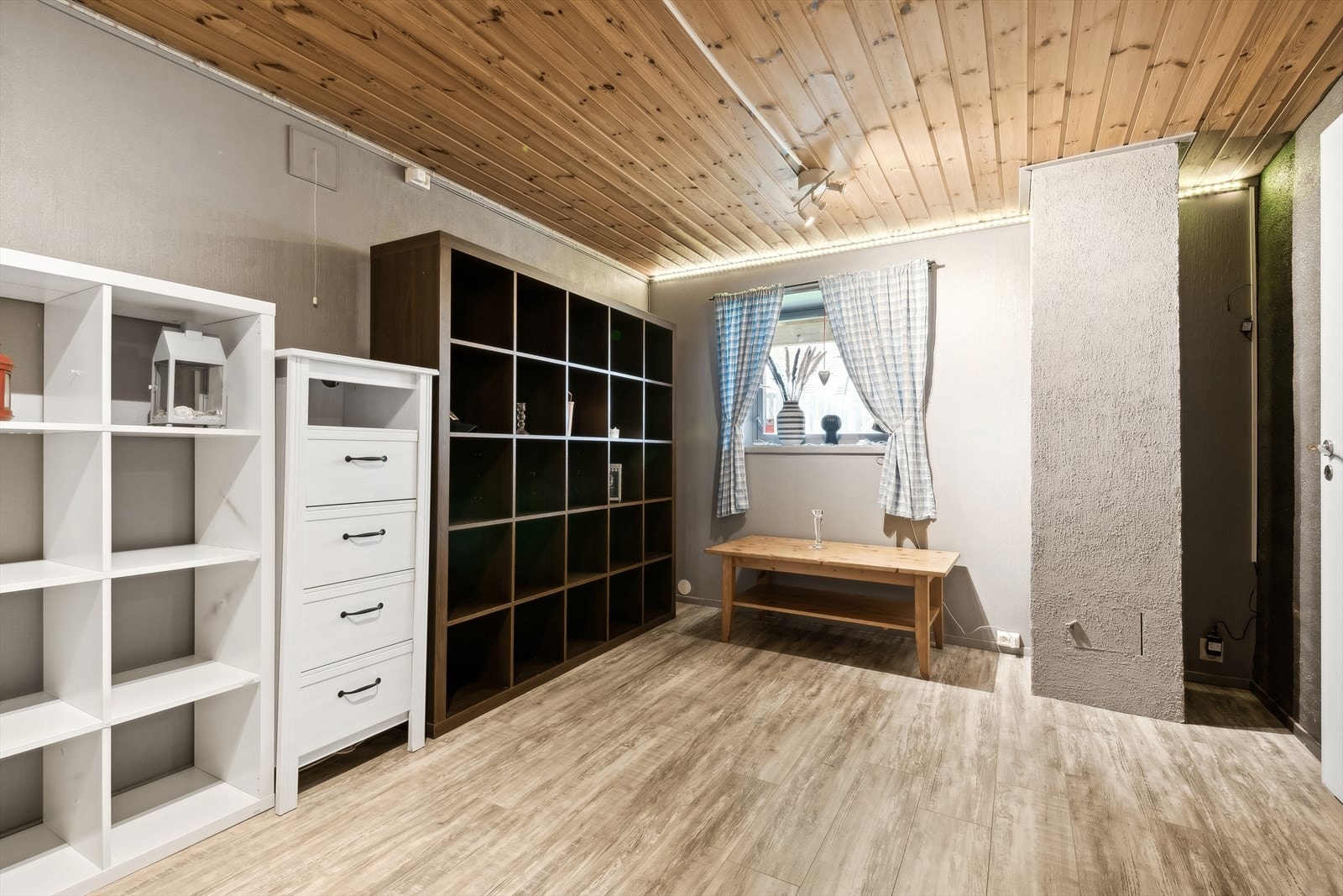 Bilde av bod. Boligen har originalt 3 soverom. Boden er brukt som soverom. (Ikke godkjent soverom) Galleribilde