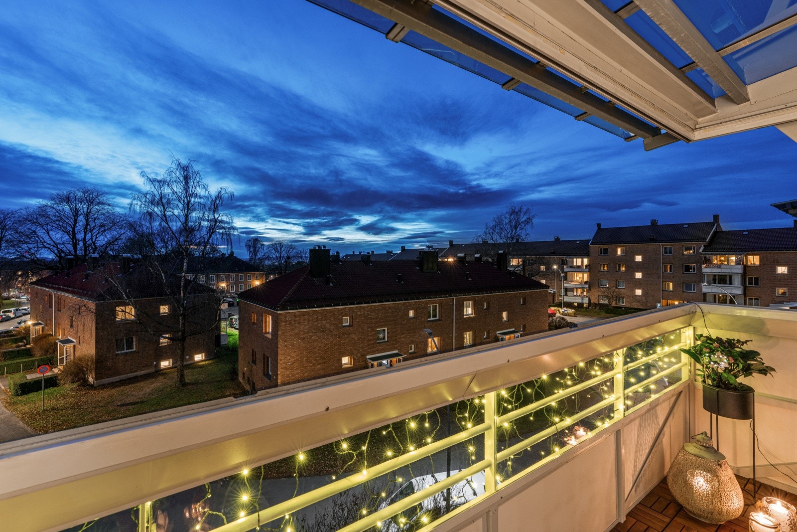 Balkongen er på ca. 7,6 kvm Galleribilde
