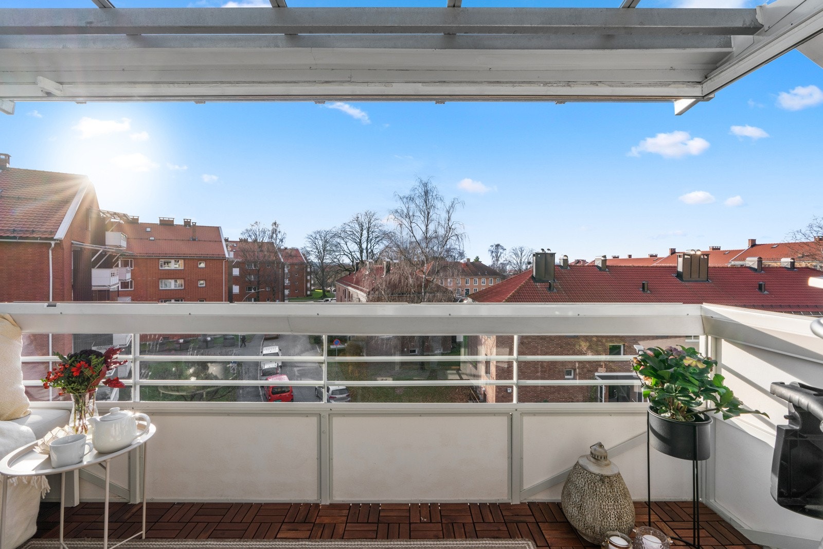 Innglasset balkong med utgang fra stuen Galleribilde