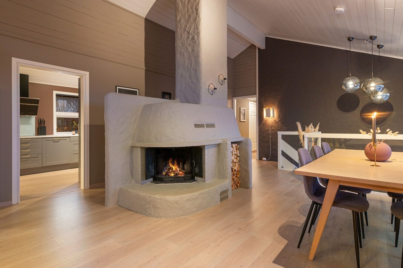 Adkomst til kjøkken med spisekrok Galleribilde