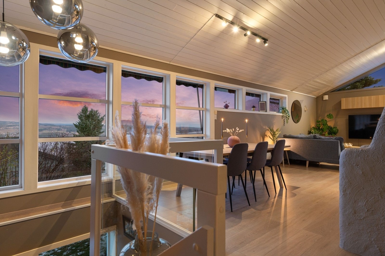 Gode innredningsmuligheter og godt lysinnslipp Galleribilde