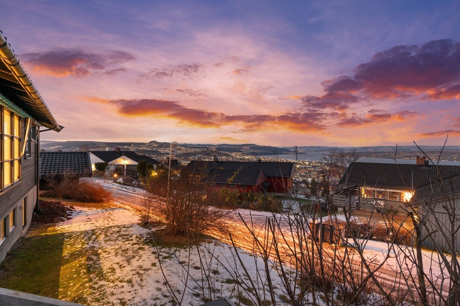Utsikt fra utestue/terrasse Galleribilde