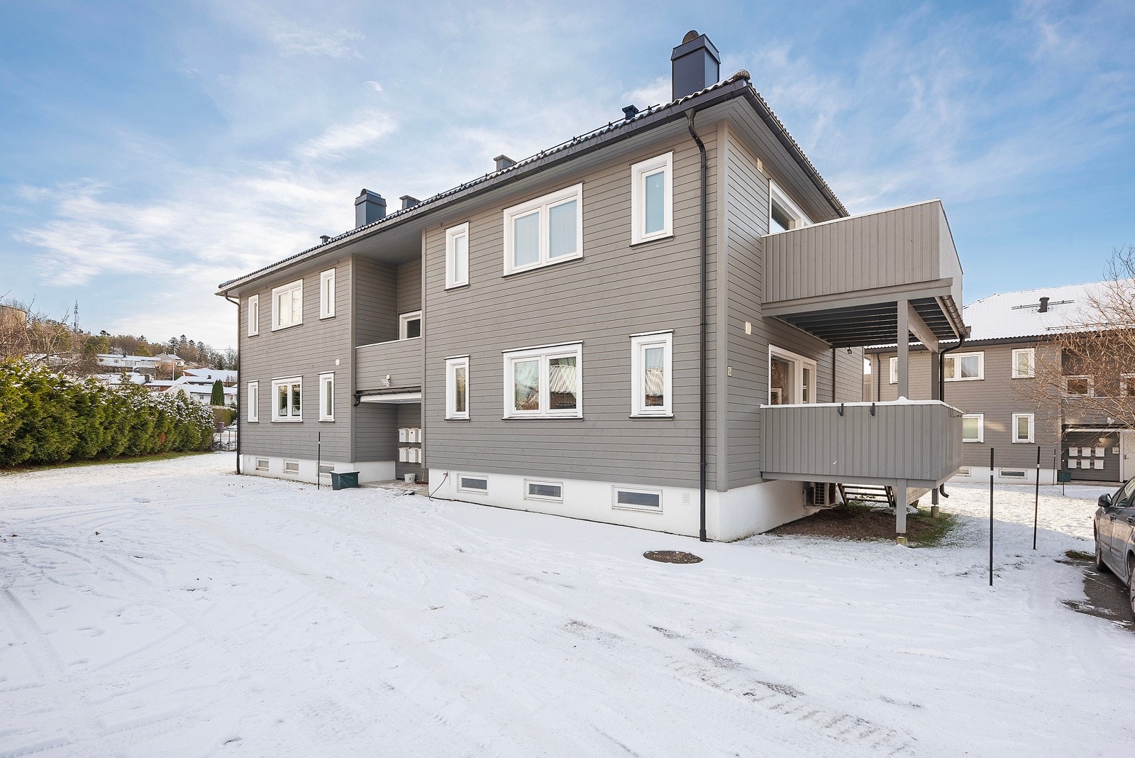 Jan Berg og EIE Eiendomsmegling ønsker velkommen til Saturnus vei 14 Galleribilde