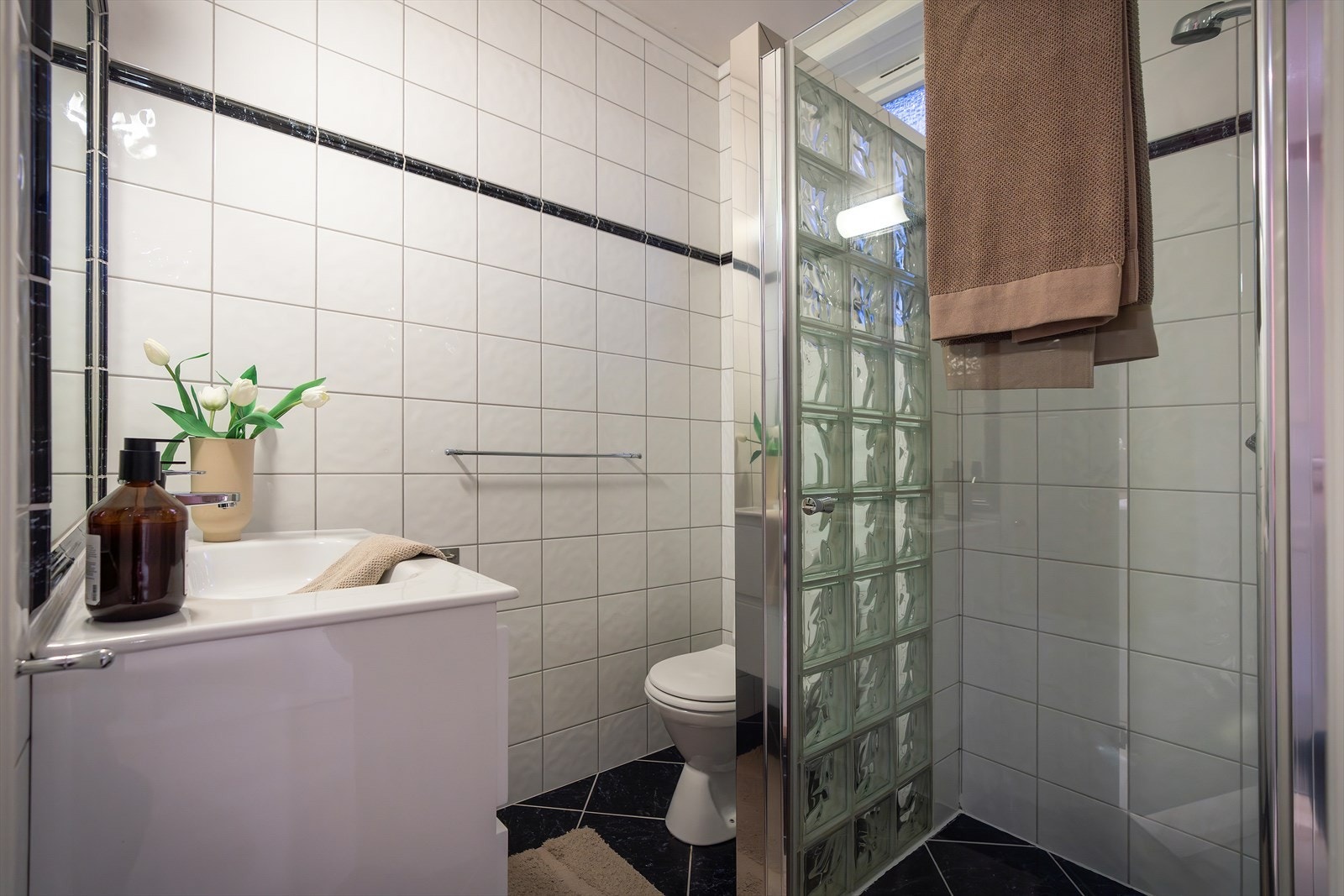 - Du har din egen vaskemaskin i kjelleren (kun én etasje ned!) - Galleribilde