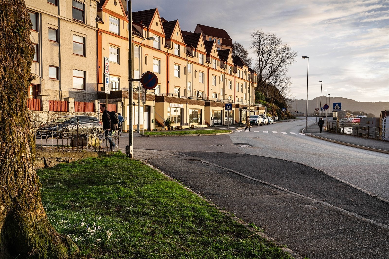 - Bo sentralt i Sandviken, med gangavstand til sentrum, kort vei til flere matbutikker og bussholdeplass rett over veien! - Galleribilde