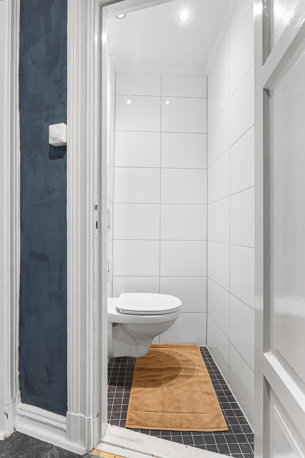 Separat toalett i leiligheten Galleribilde