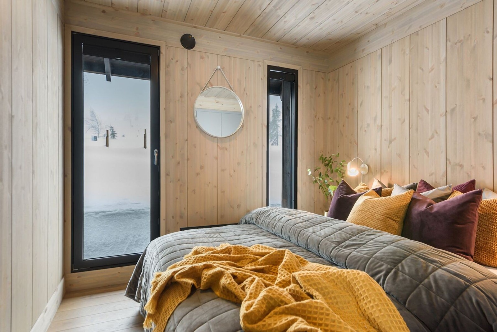 Hvorfor ikke ta et et snøbad når man våkner, da er veien kort ut døren fra soverommet. Galleribilde