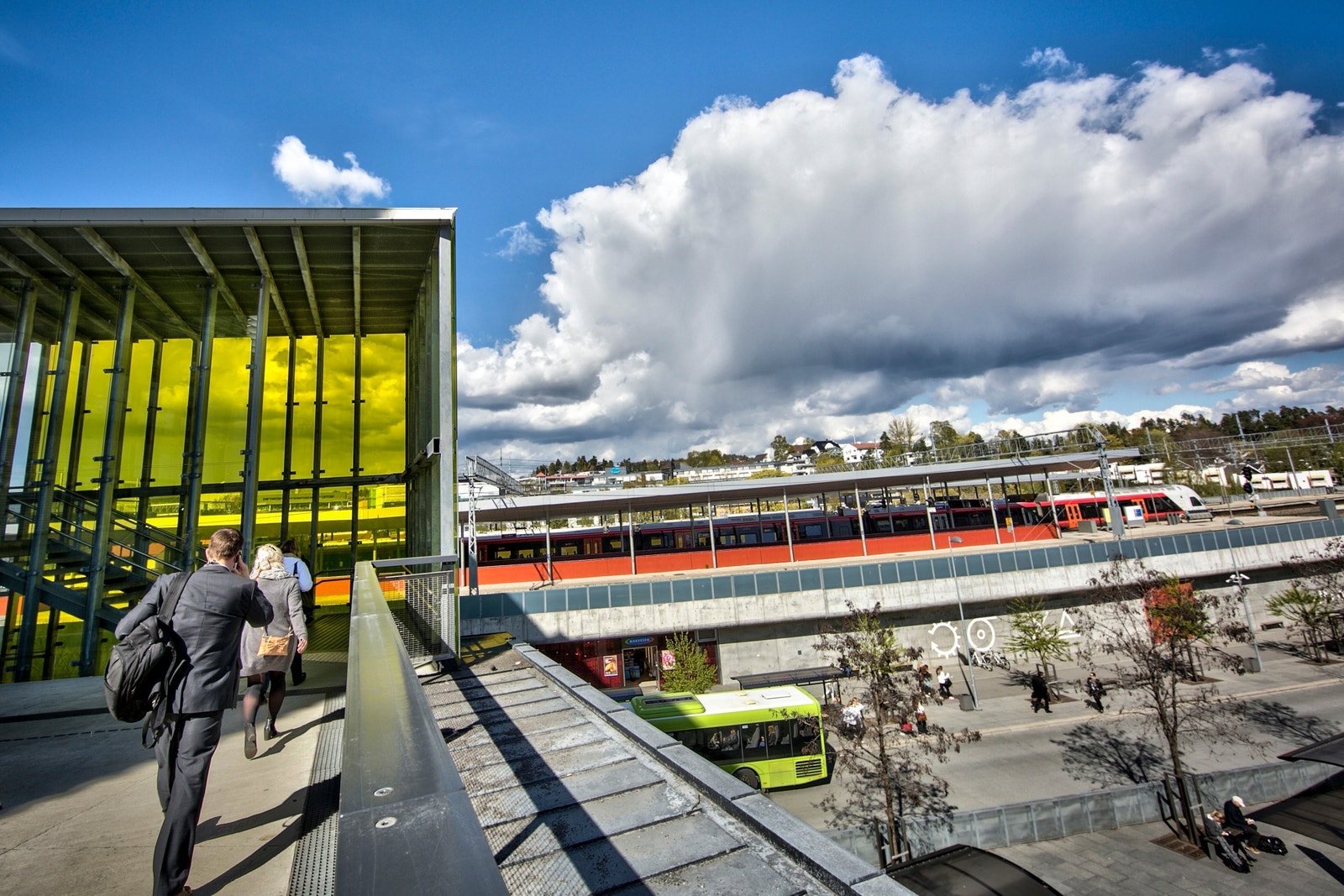 Lysaker togstasjon. Galleribilde