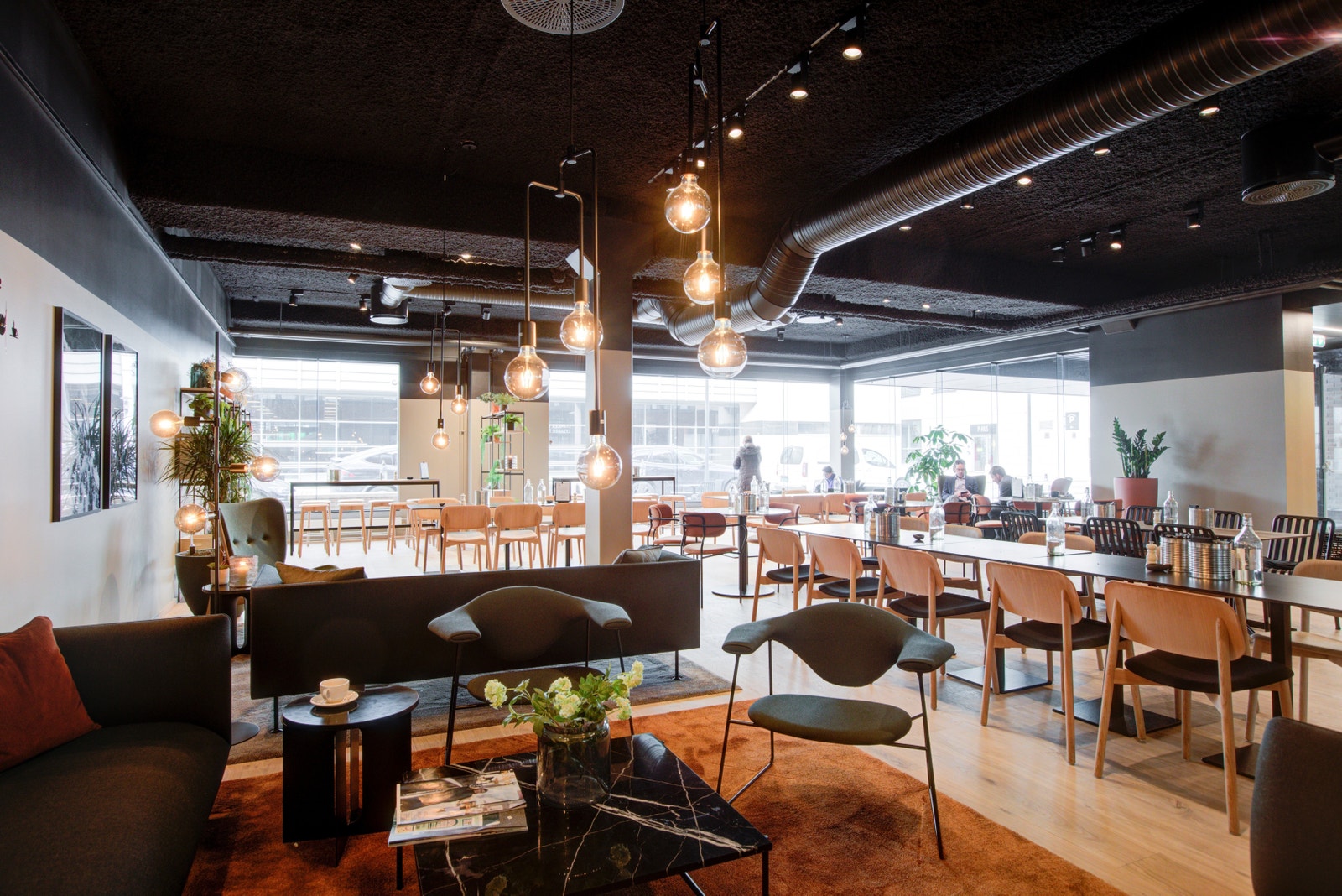 Flott ny kantine med kaffebar. Galleribilde