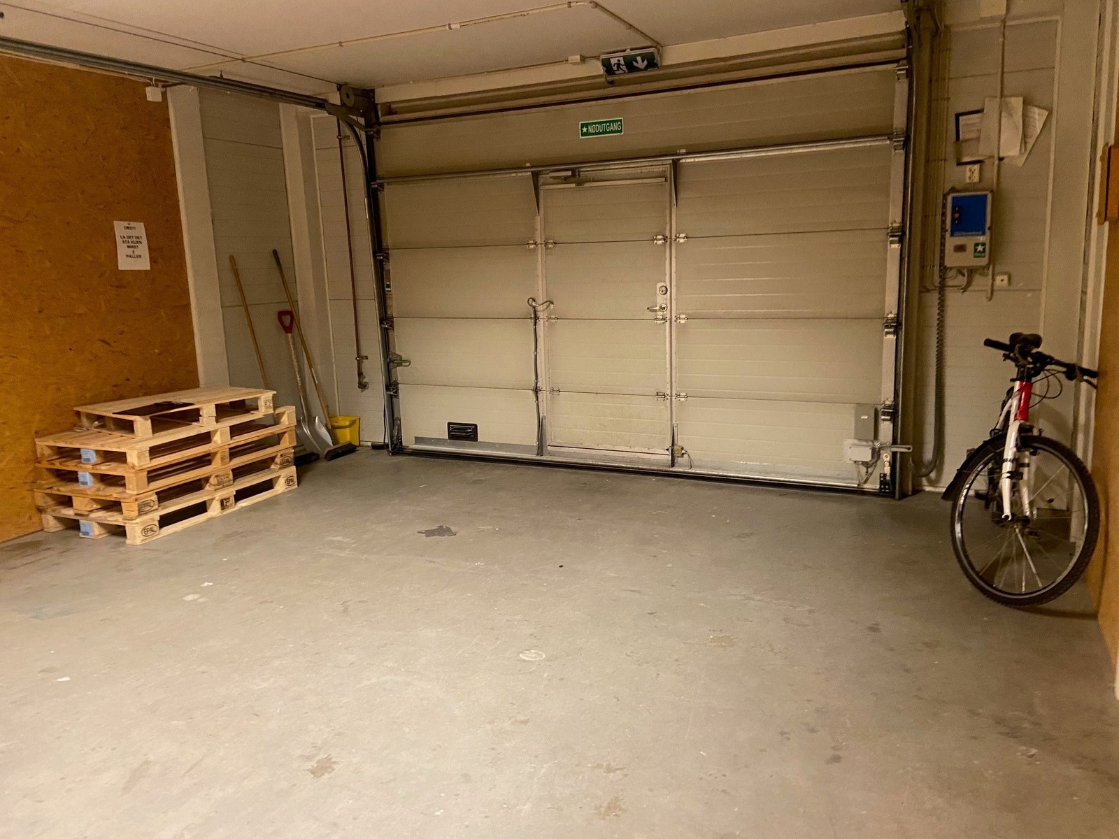 Port for lager Galleribilde