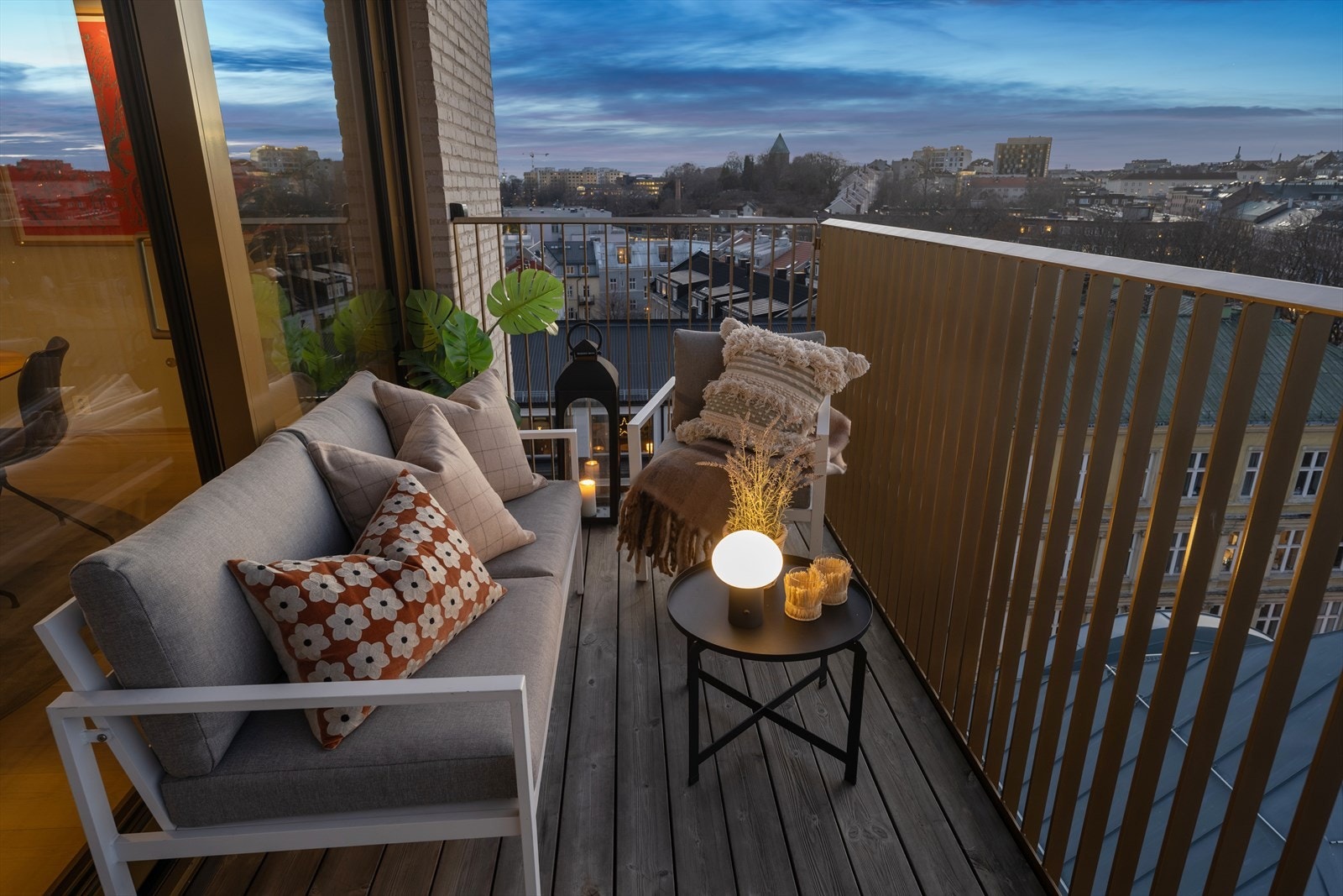 Vestvendt balkong med fantastisk utsikt Galleribilde