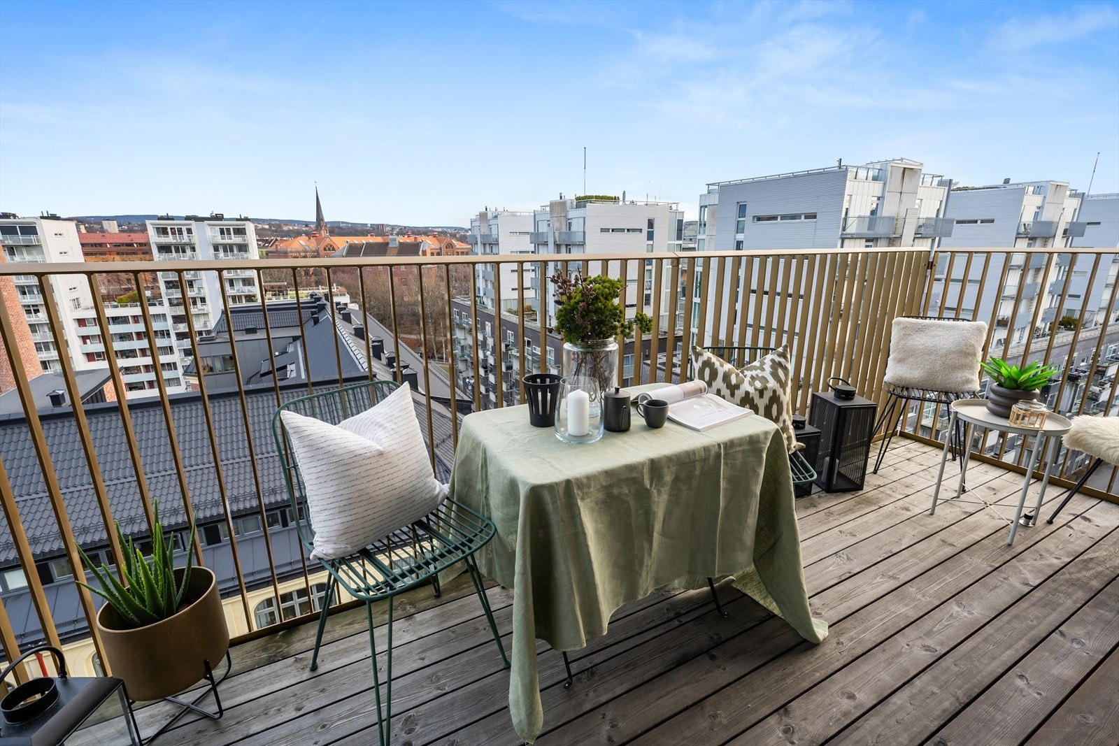 Østvendt balkong med utgang fra hovedsoverom Galleribilde