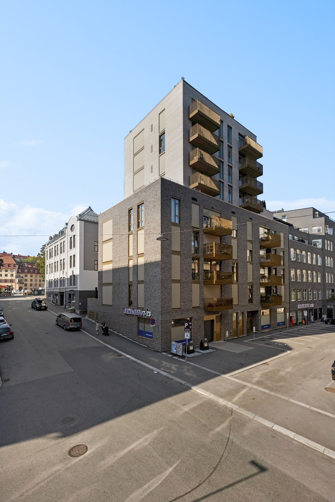 Fasade - leiligheten er beliggende i nest øverste etasje Galleribilde