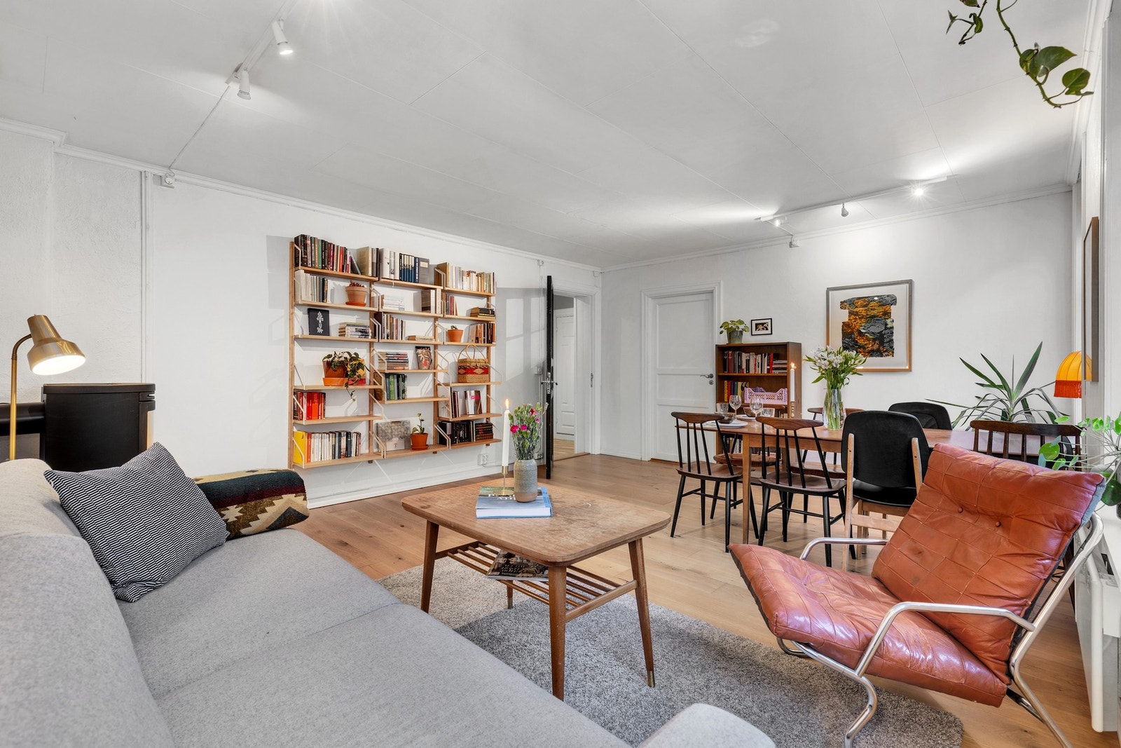 En svært innbydende 3-roms selveier i en klassisk bygård i et attraktivt område på Lademoen. Galleribilde