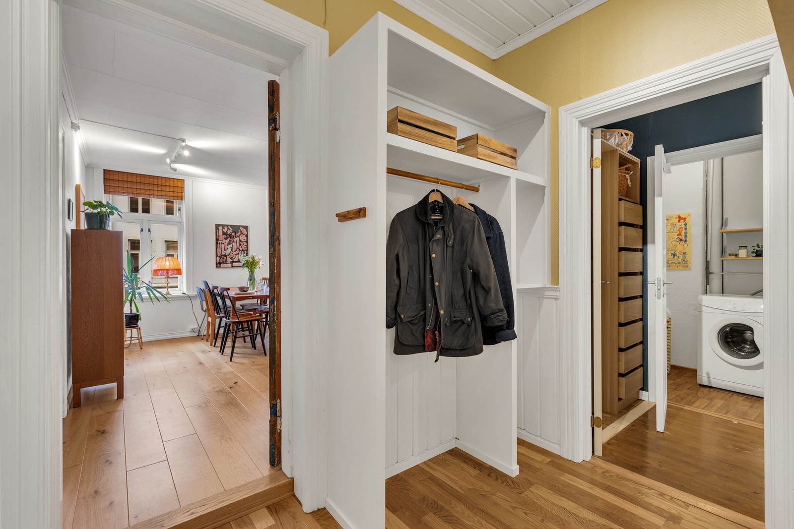 God plass til oppbevaring av yttertøy. Galleribilde