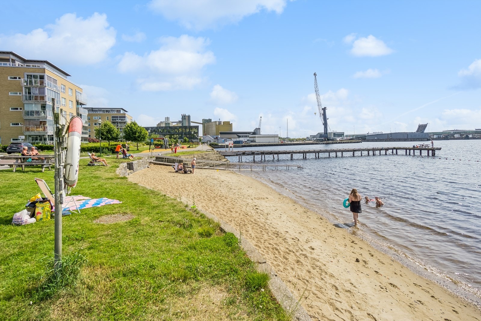 Det er heller ikke langt unna til badestrand. Galleribilde