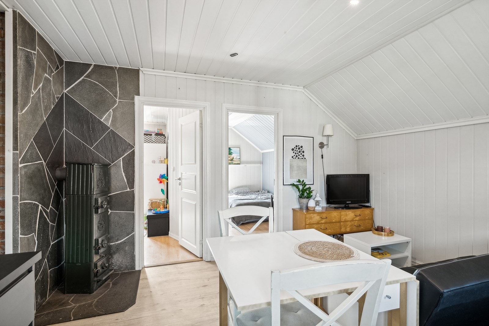 Vedovn på stue. Galleribilde