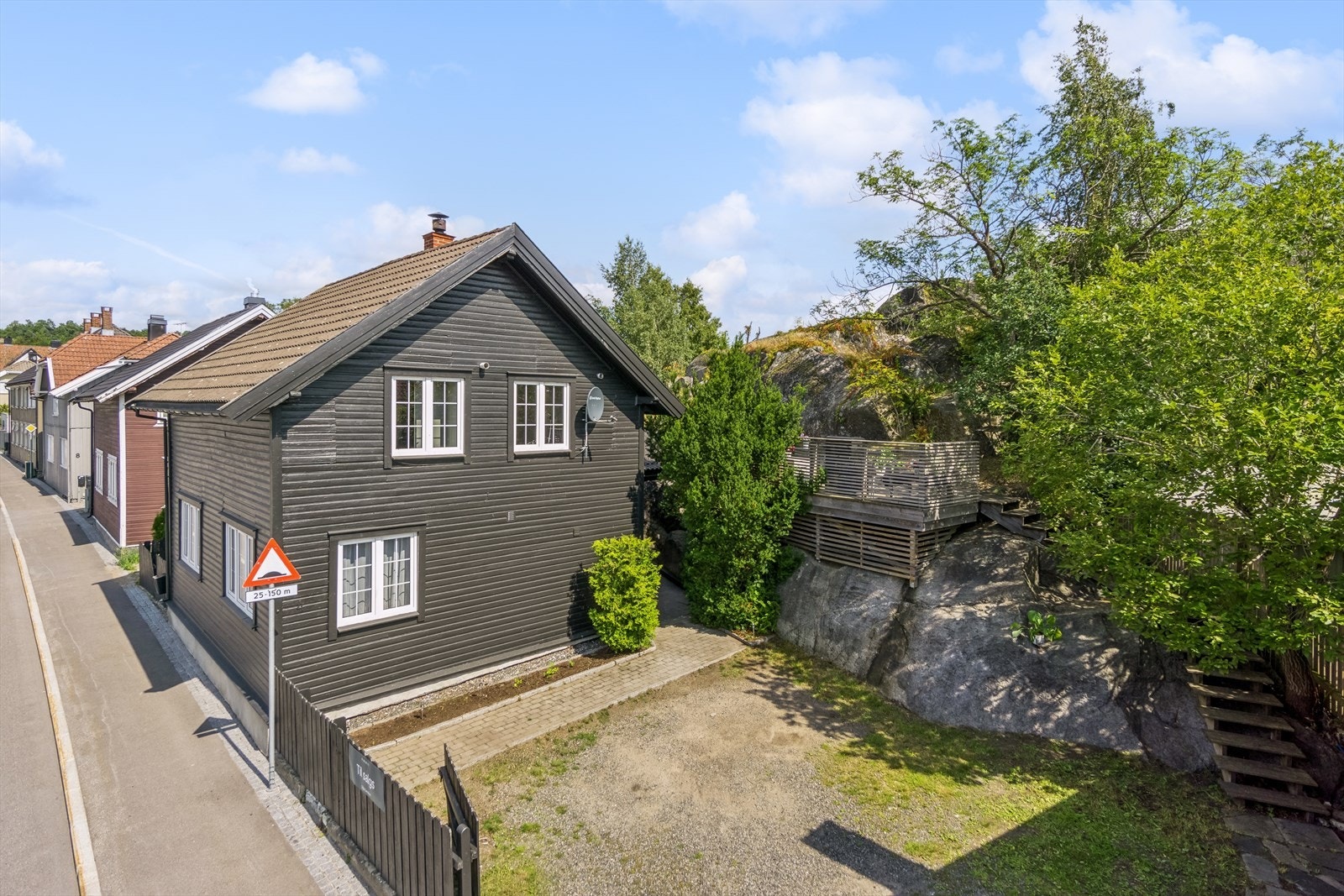 Reipbanegata 4 ligger sentralt til med gangavstand til sentrum. Galleribilde