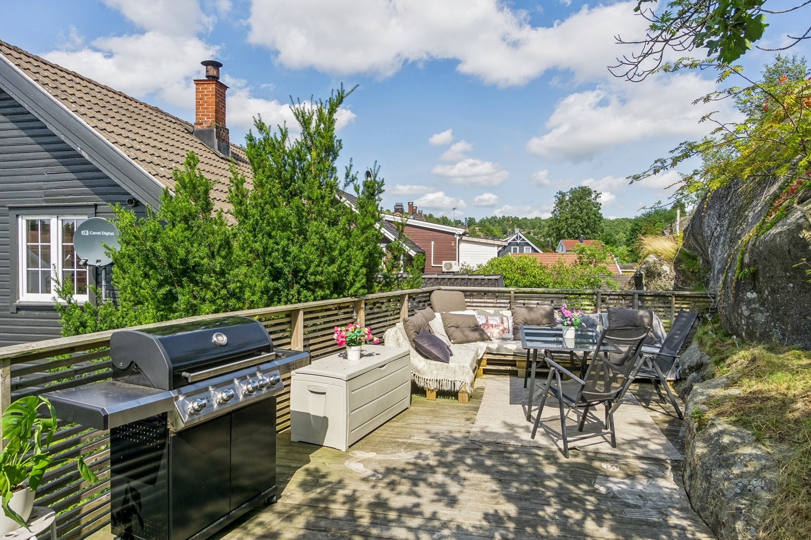 Her kan du nyte både sol og grillmat i usjenerte omgivelser. Galleribilde