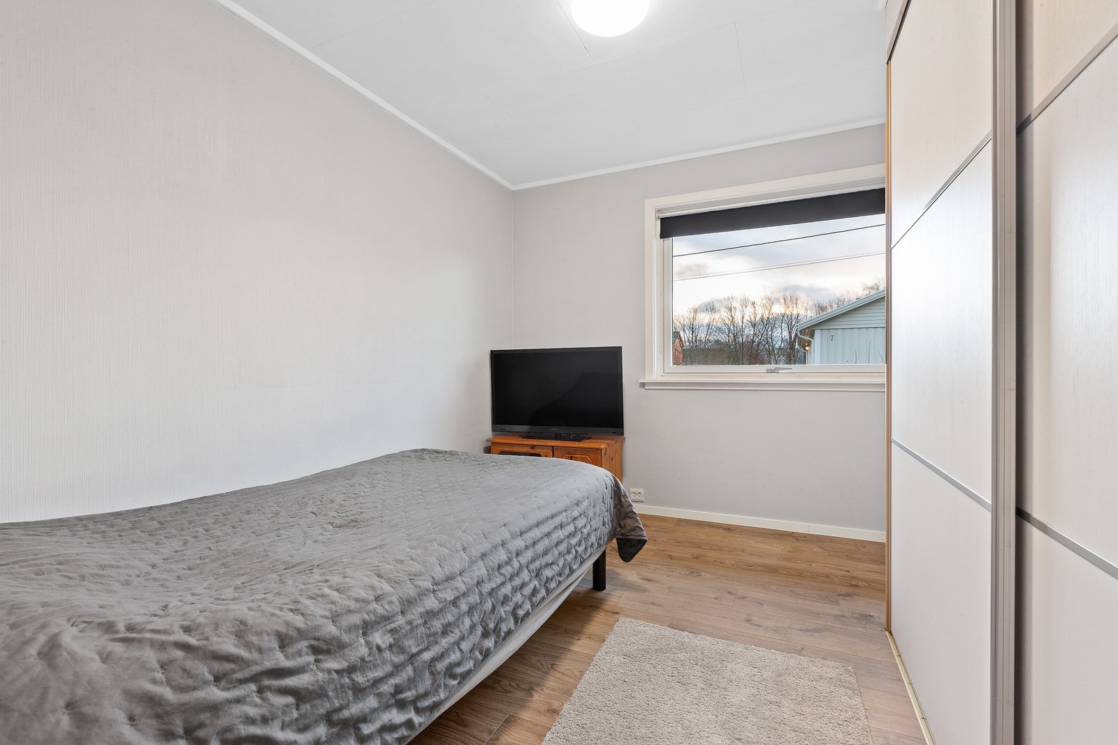 Soverom 2 har også skyvedørsgarderobe. Galleribilde