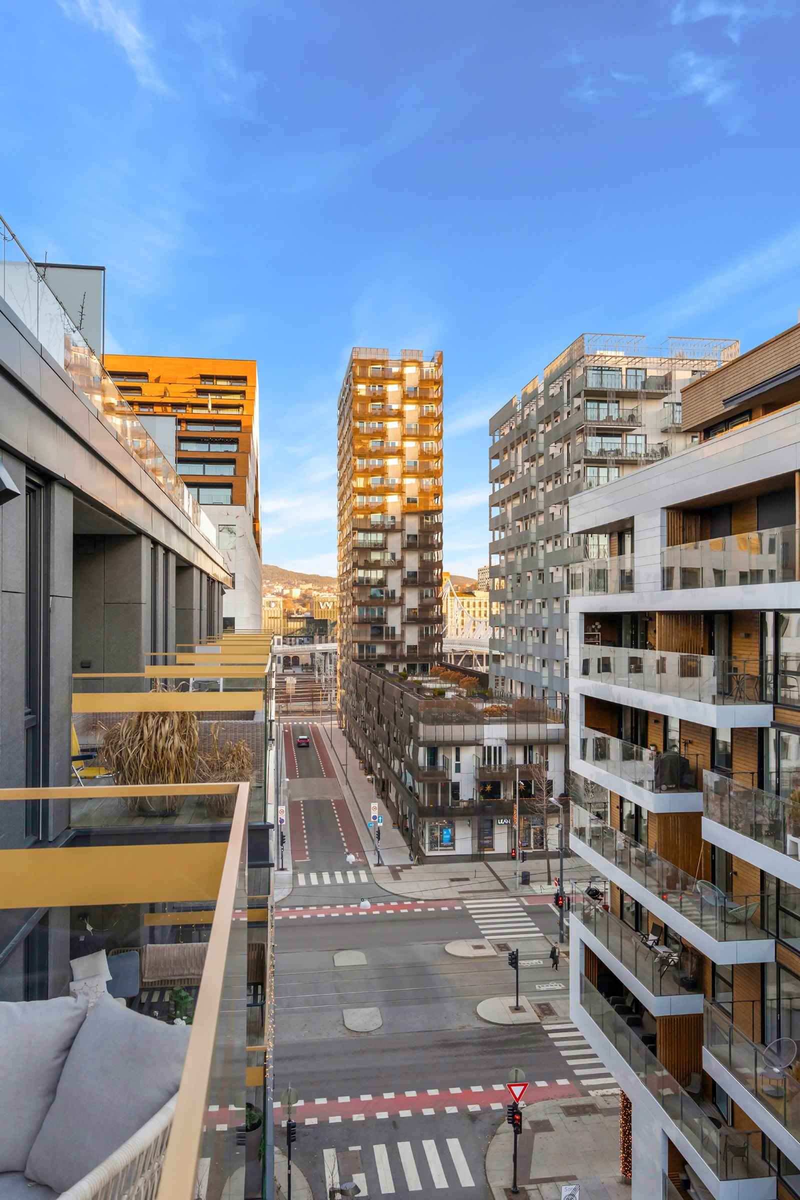 Utsyn fra balkong. Galleribilde