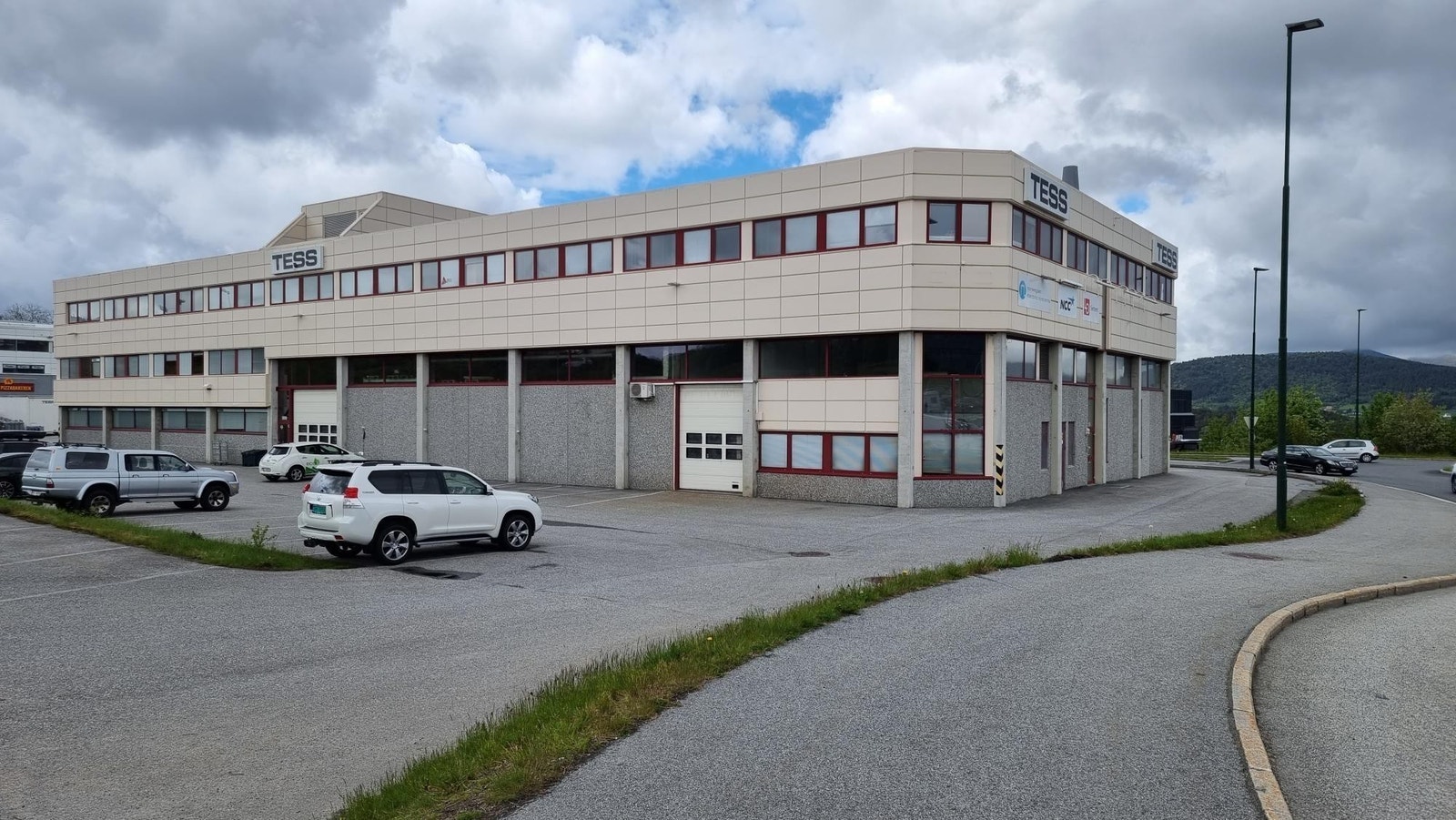 Fasade motsatt der to av arealene ligger Galleribilde