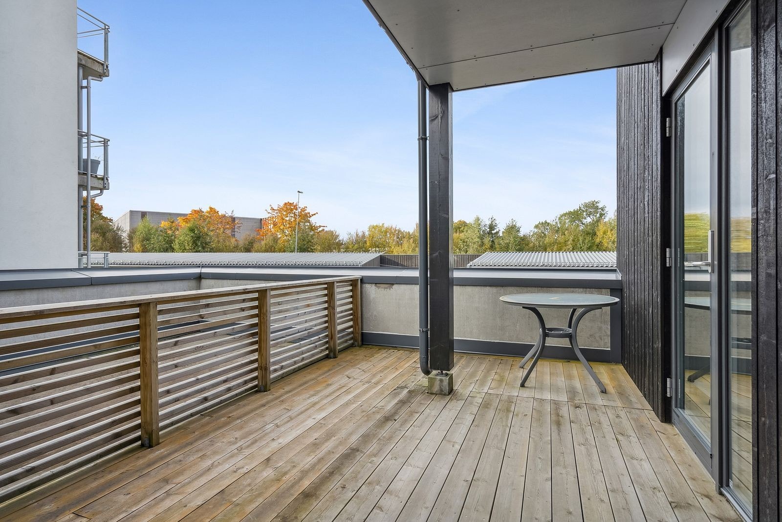 Terrassen er sørvest-vendt med gode solforhold! Galleribilde