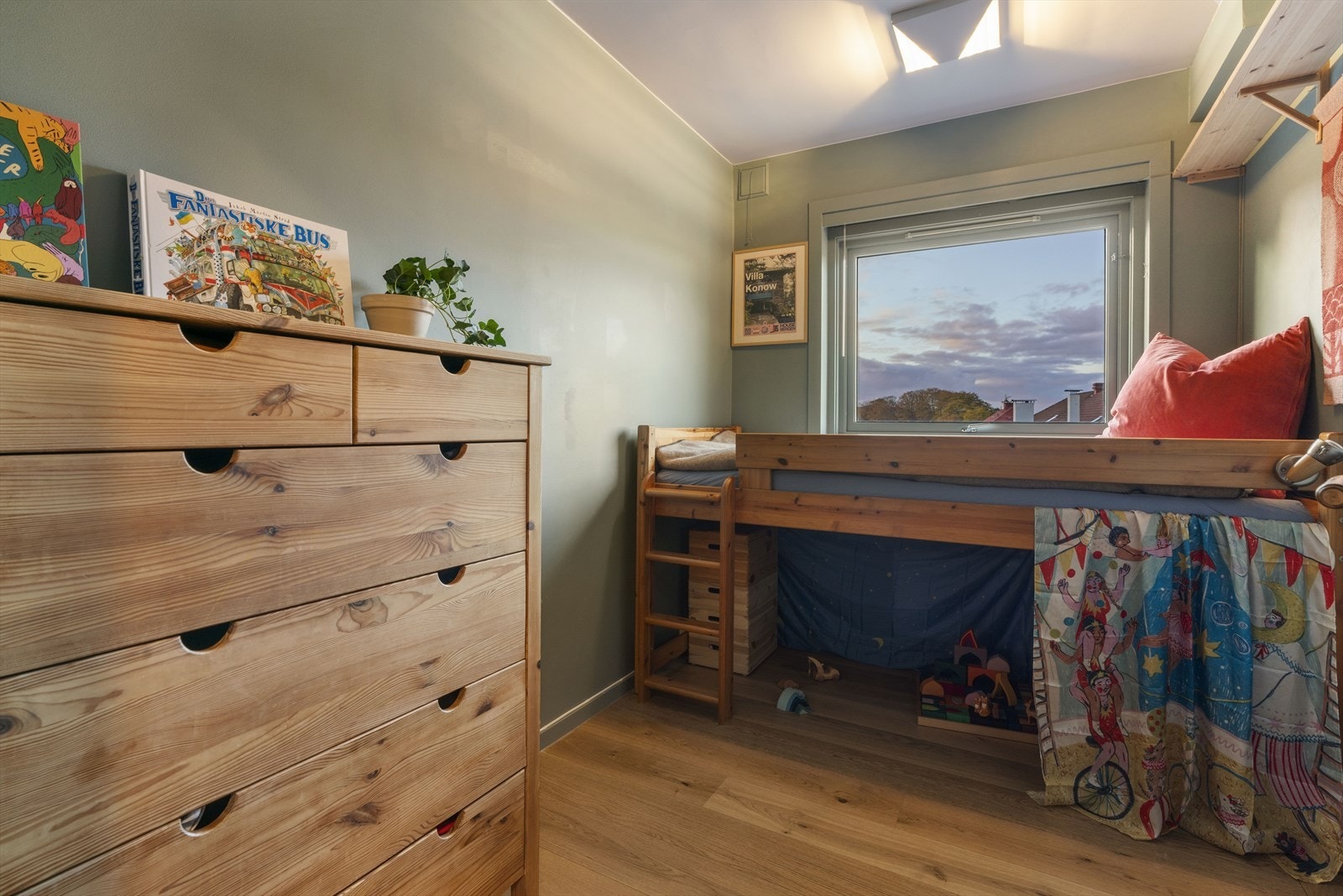 - Soverom 2 måler 6,3m² - Galleribilde