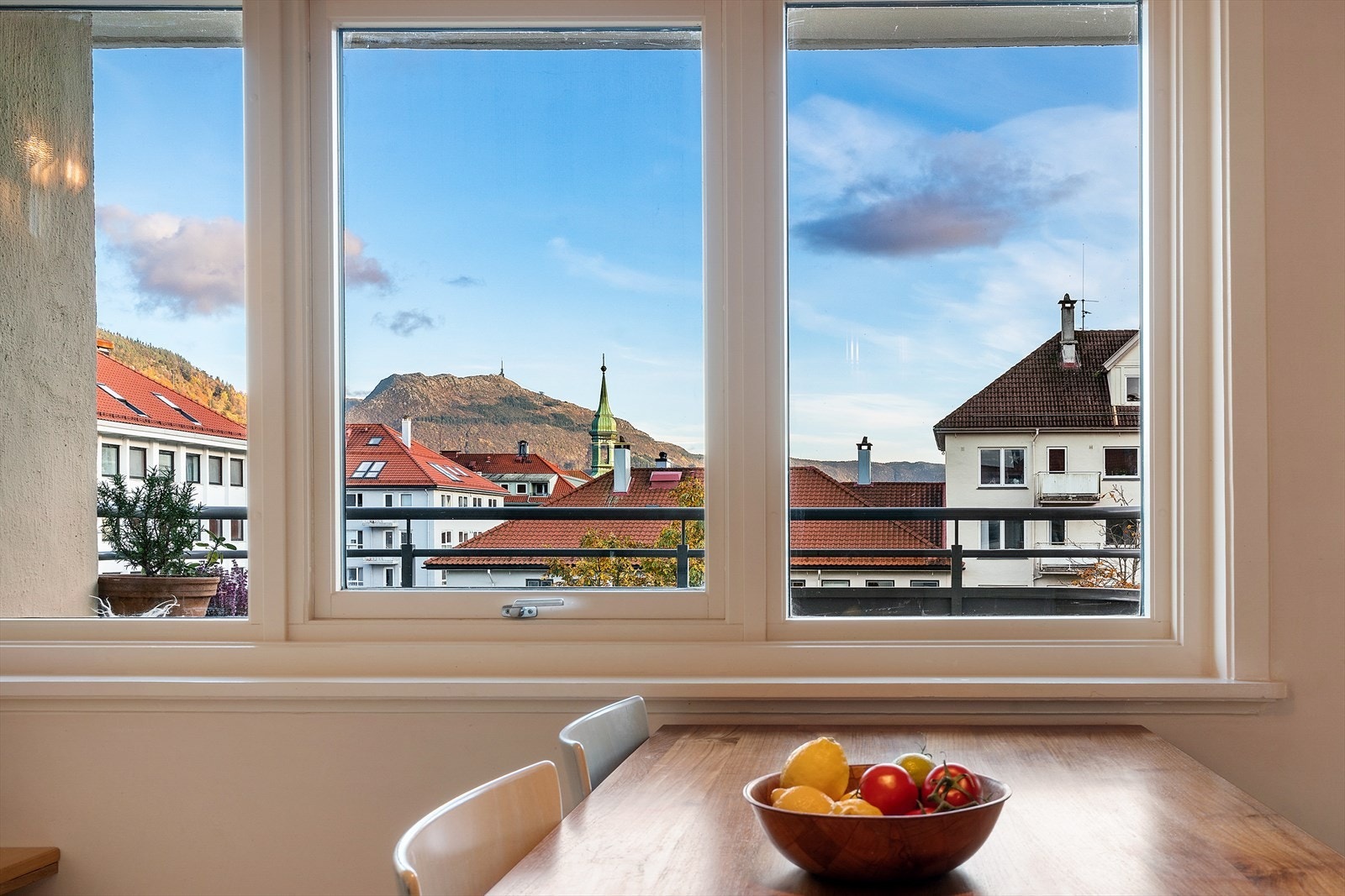 - Nyt en bedre middag, og fin utsikt med familie og venner - Galleribilde