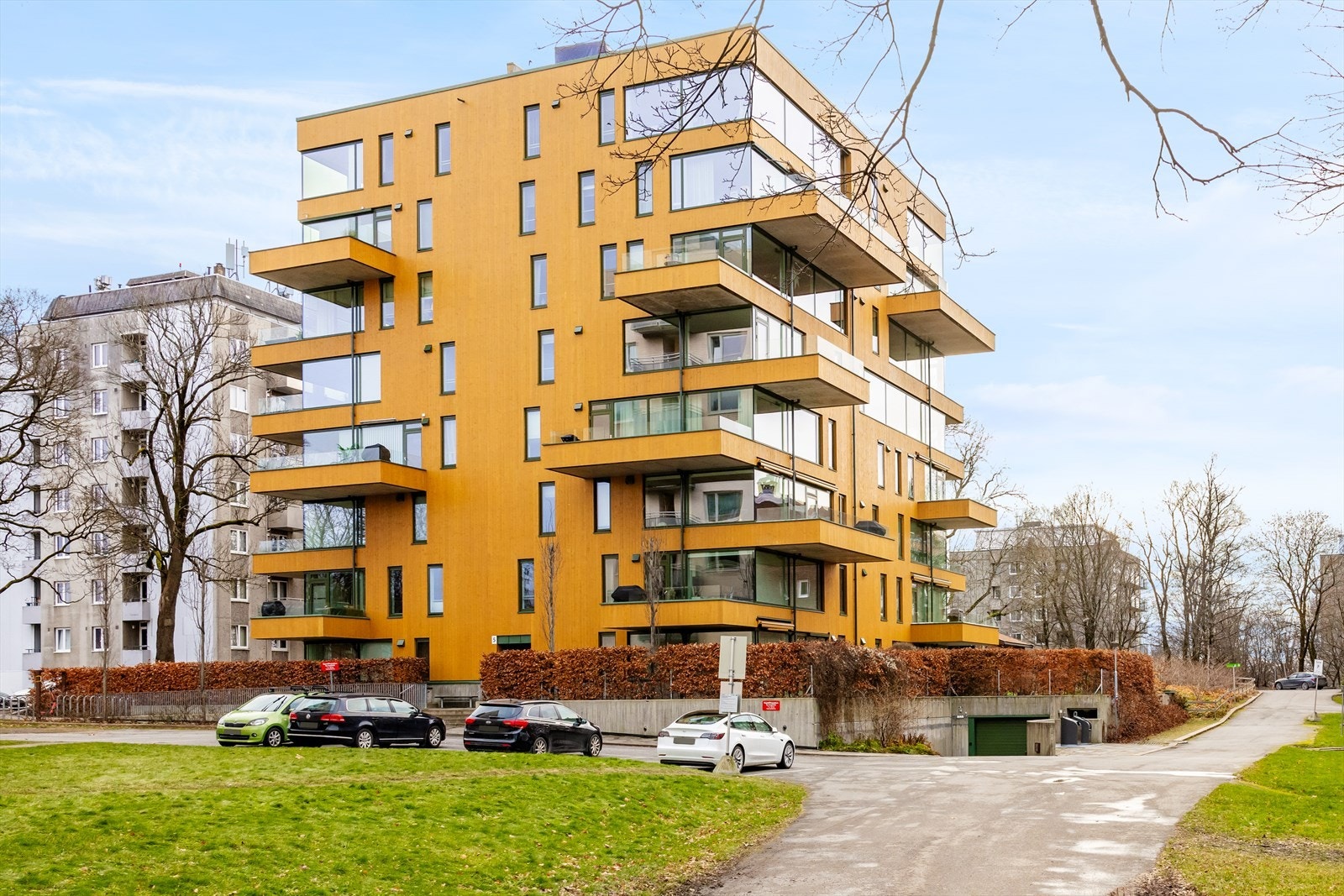 Dette er et arkitektonisk flott bygg tegnet av Code arkitekter som vant Oslo bys arkitekturpris 2016 i samarbeid med Solon. Galleribilde