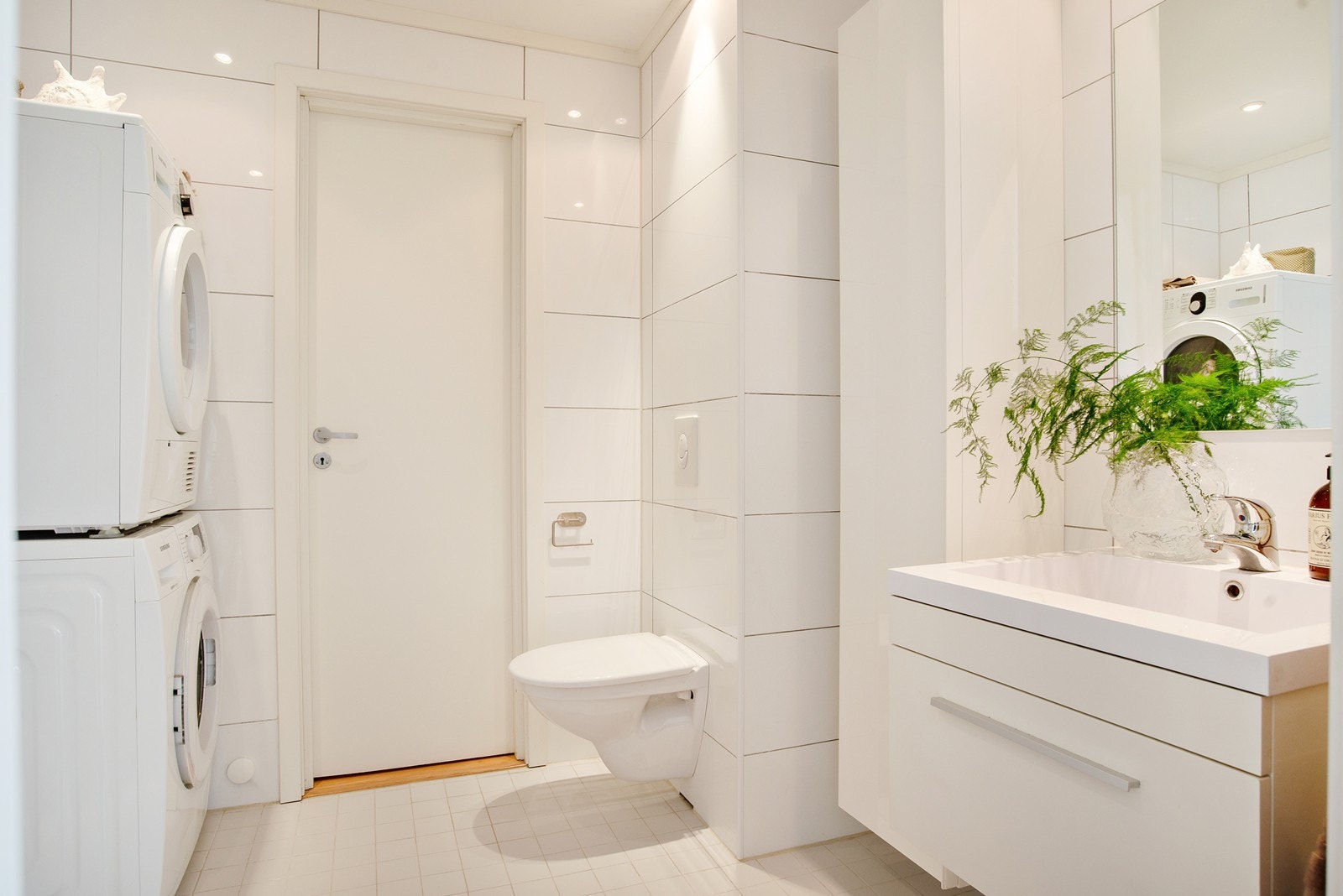 Det er to innganger til badet. Galleribilde