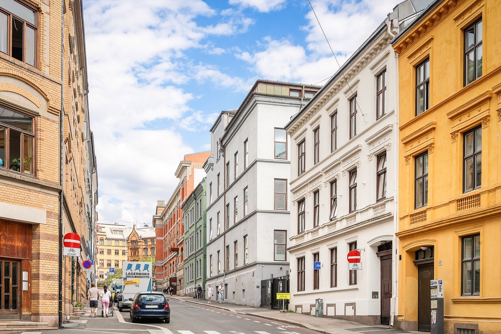 Enveiskjørt gate Galleribilde