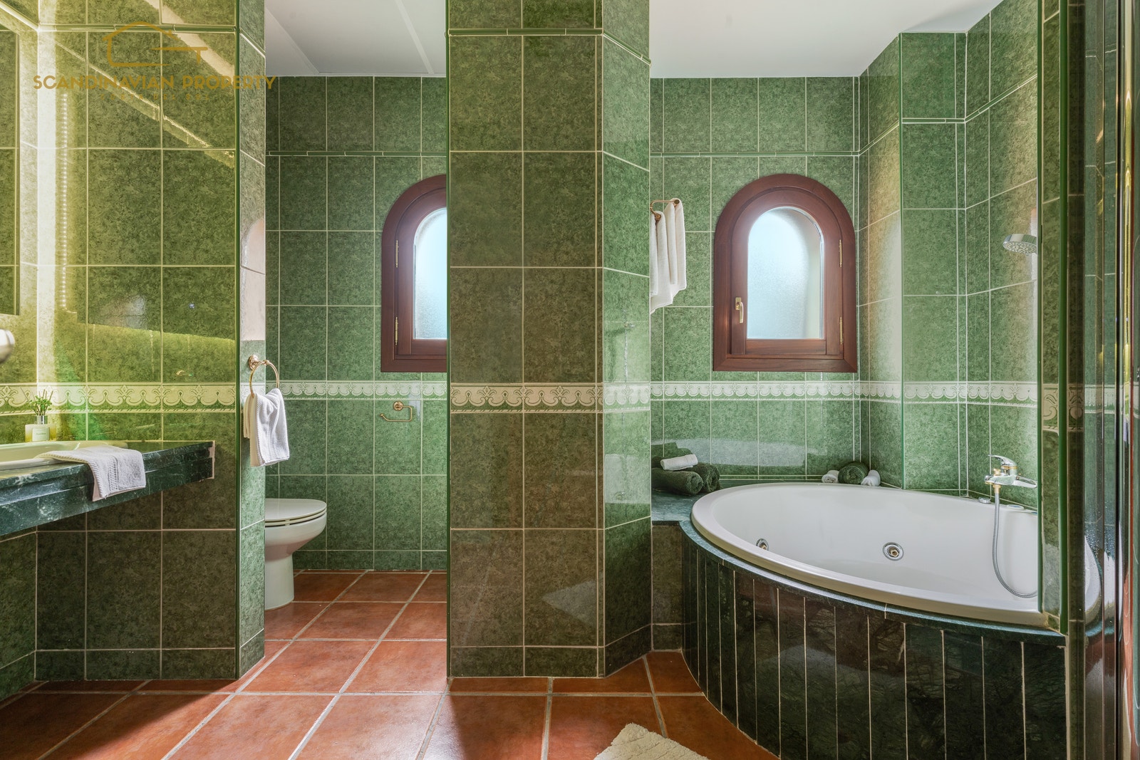 Bad tilhørende hovedsoverom Galleribilde