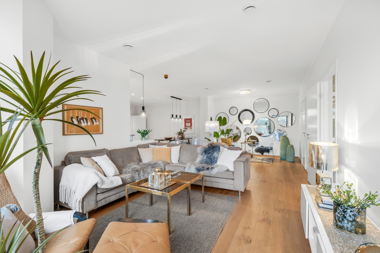 Leiligheten har en meget stor og romslig stue/kjøkken løsning på 55 kvm. Galleribilde