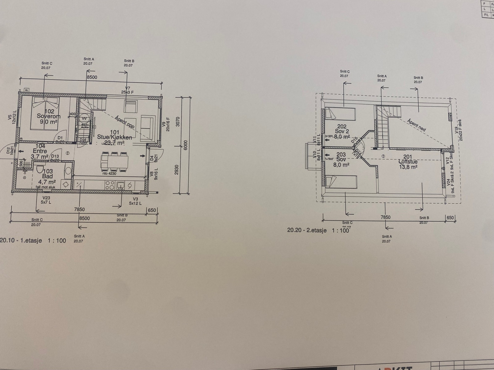 Planløsning i begge etasjer. Galleribilde