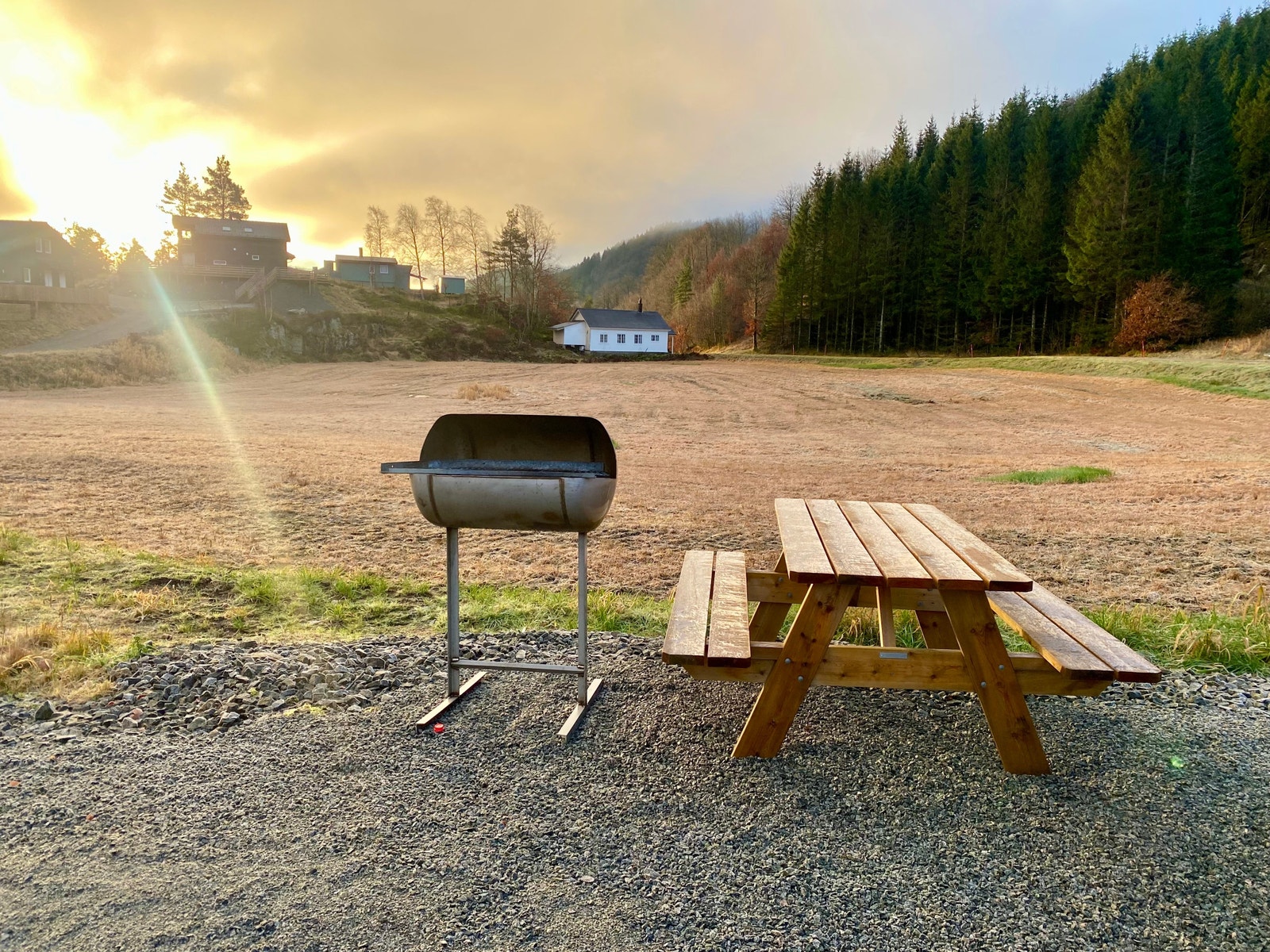 Koselig samlingsplass ved ball bingen og sandkassen. Galleribilde