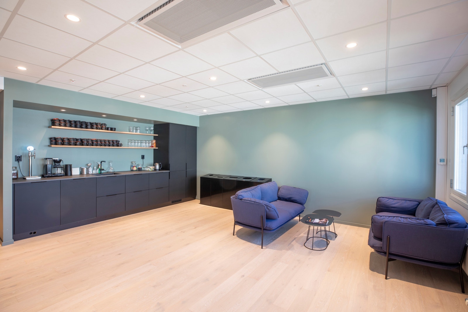 Nyoppussede. lyse og fine lokaler. Galleribilde