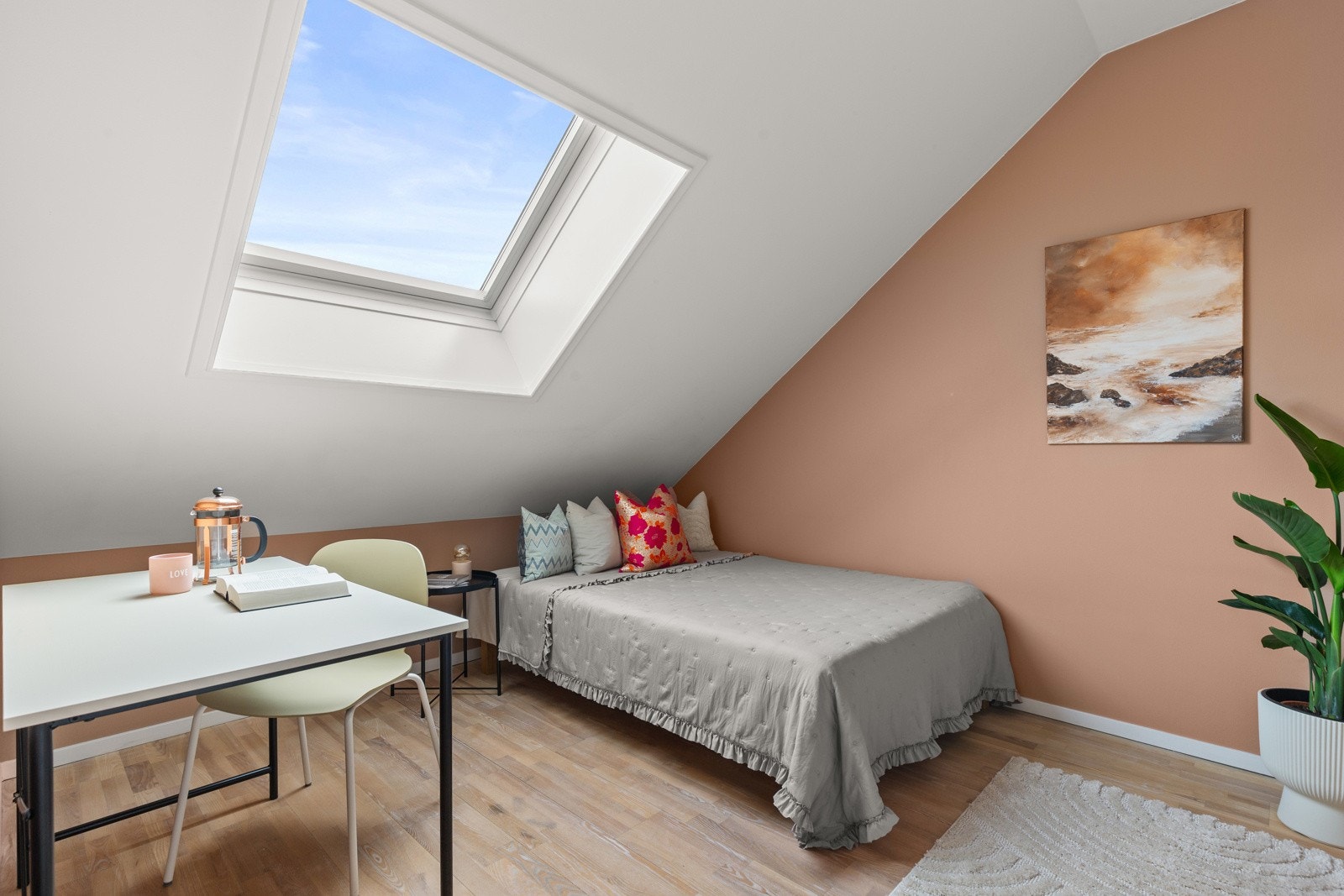 I dag er det benyttet som kontor og gjesterom. Galleribilde