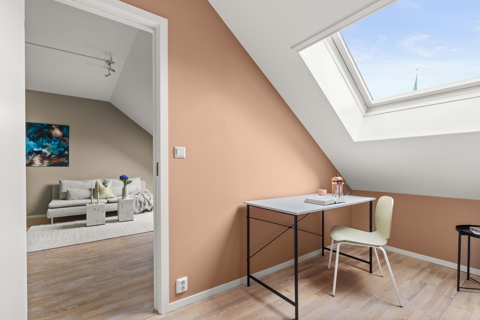 Leiligheten har to gode soverom der soverom II har inngang fra stuen. Galleribilde