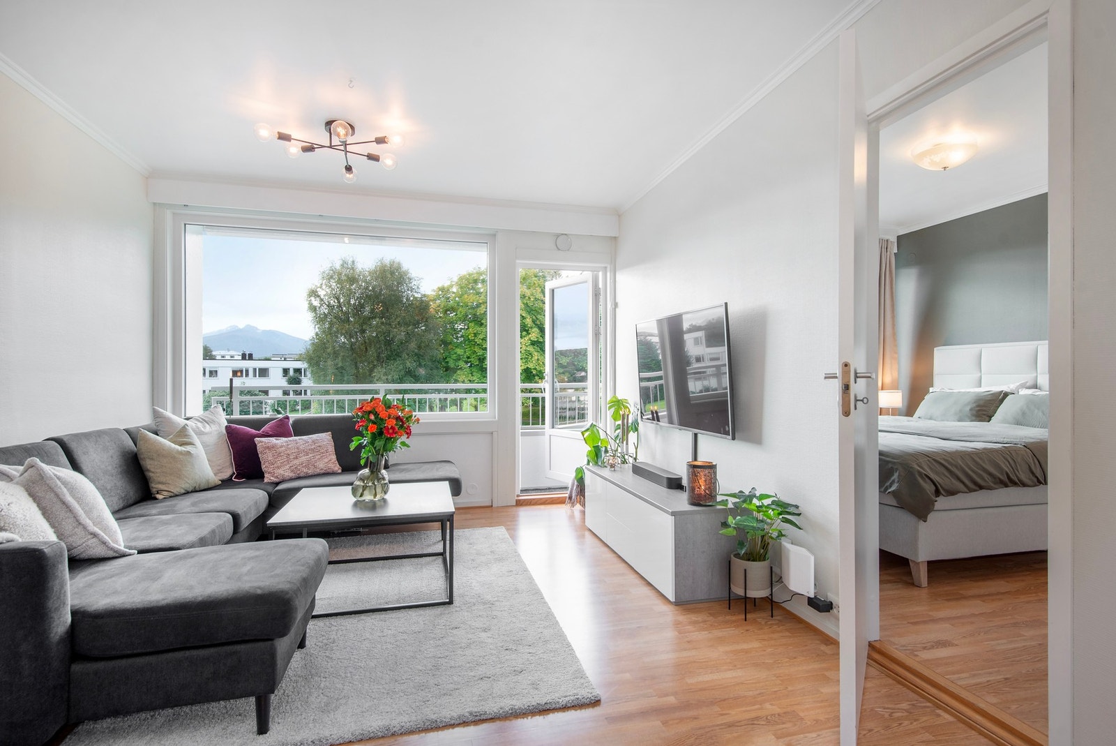 EiendomsMegler 1 v/ Sunniva Østigård har gleden av å presentere Fredsbergvegen 17! Galleribilde