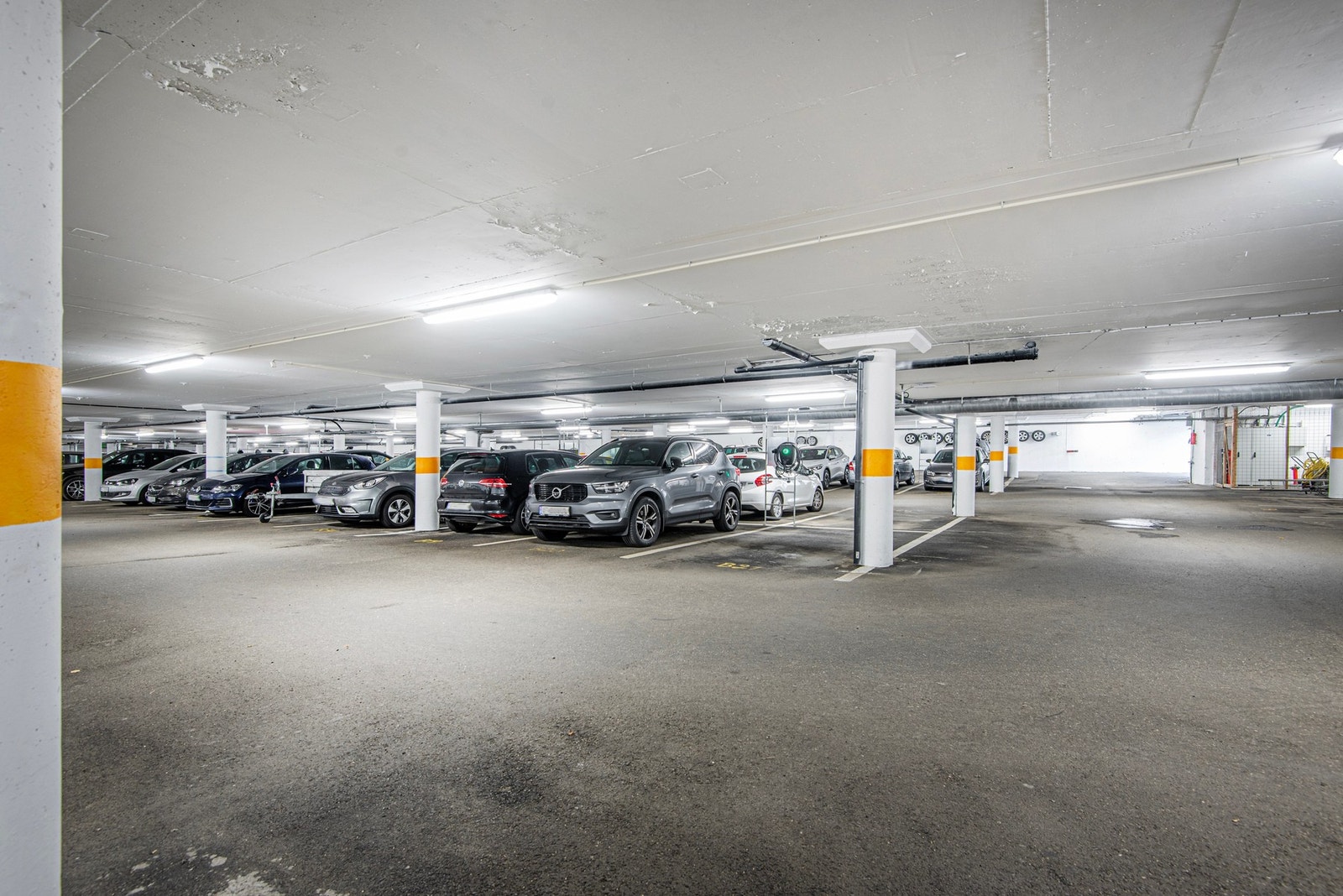 Det medfølger parkeringsplass i felles garasjeanlegg. Galleribilde