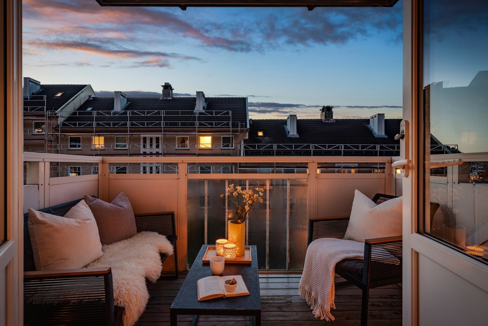 - Balkongen er minst like hyggelig på kveldstid! - Galleribilde