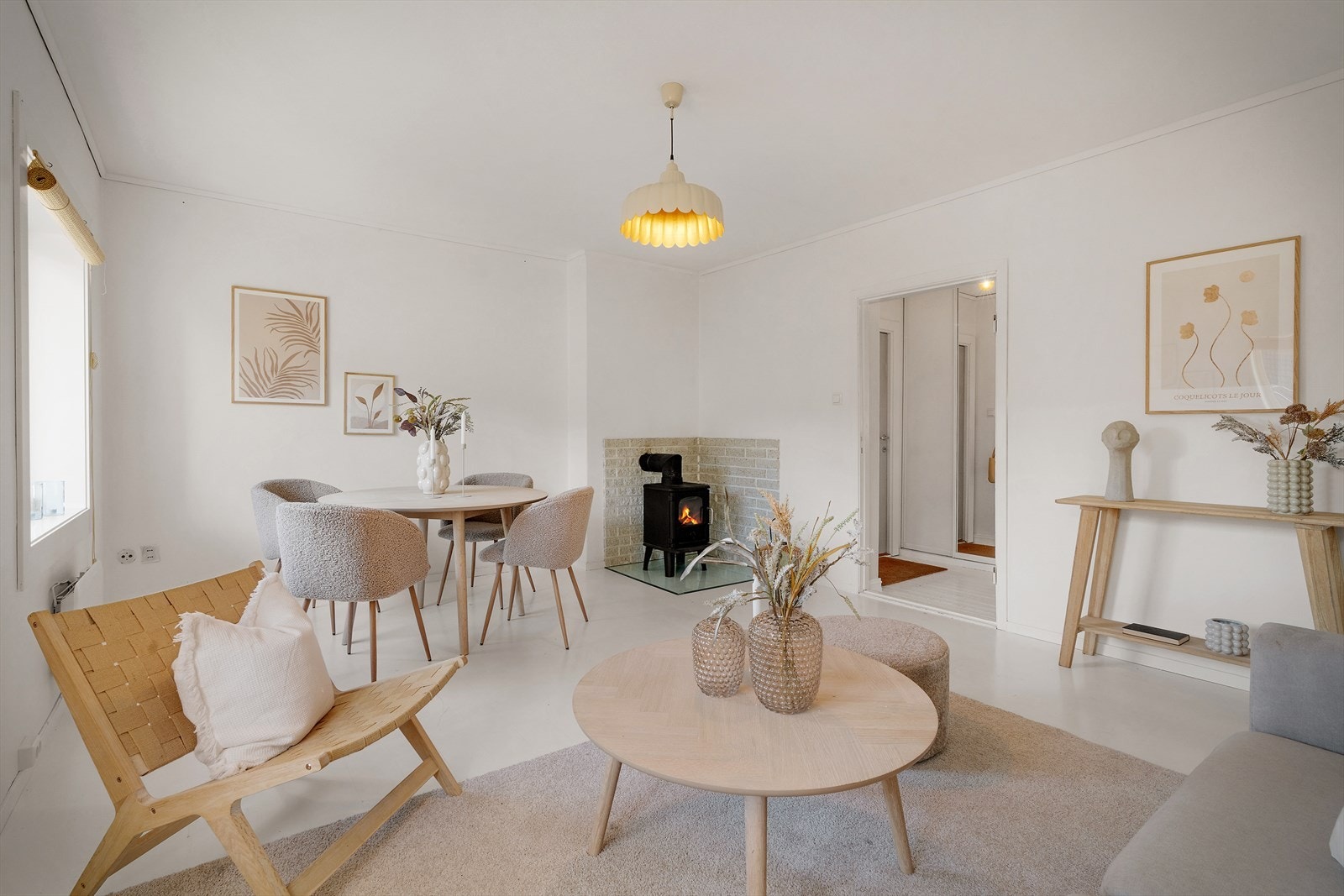 - Med stuen sin gode atmosfære er dette et rom man vil trives godt i! - Galleribilde