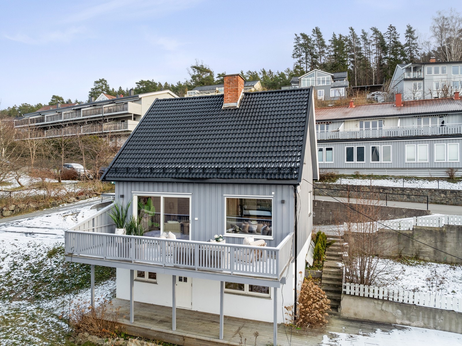 Fasade mot vest. Galleribilde