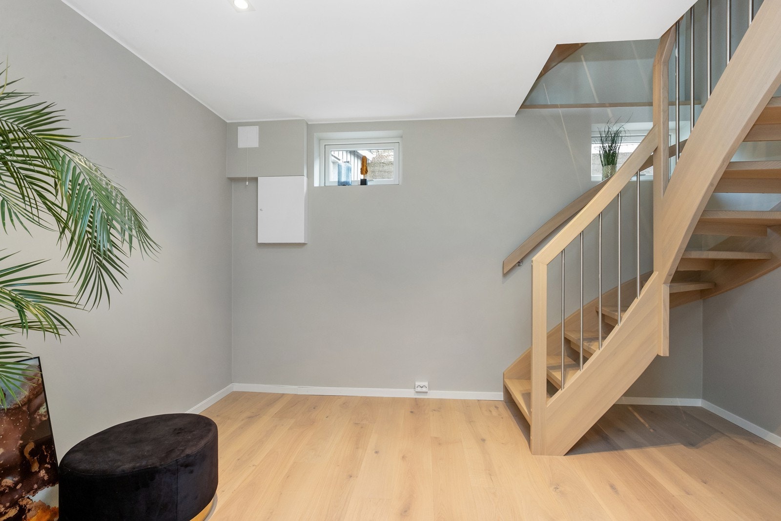 Trappegang i underetasjen Galleribilde