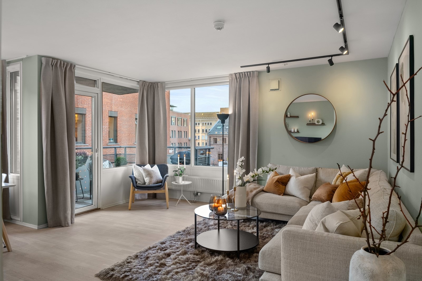 Pen 3-stavs parkett som ble slipt og oljebehandlet i 2019. Galleribilde