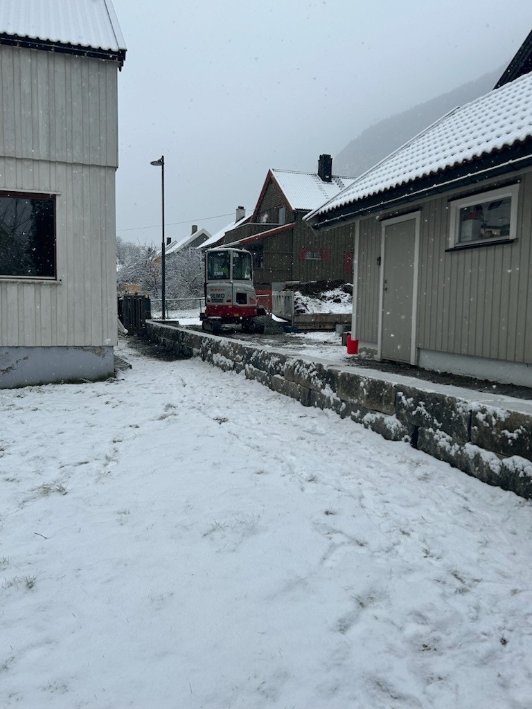 Det er nylig laget en steinmor mot nord, fotot privat Galleribilde