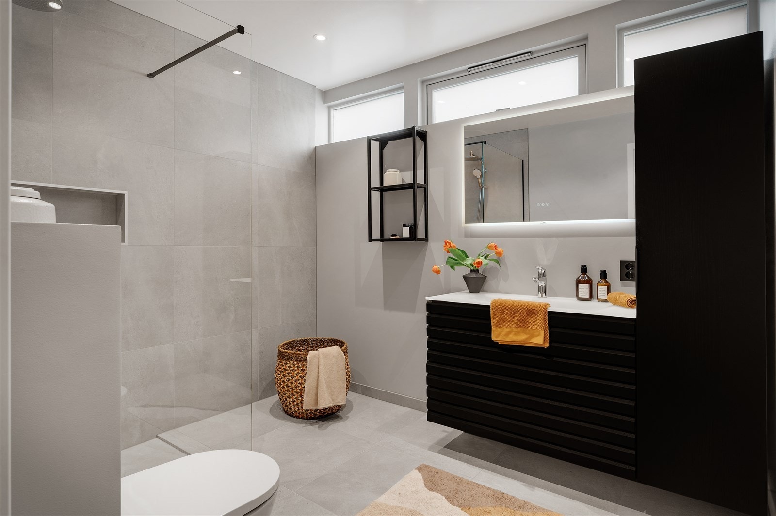 - Delikat baderom med behagelig varme i gulv, nytt i 2022 - Galleribilde