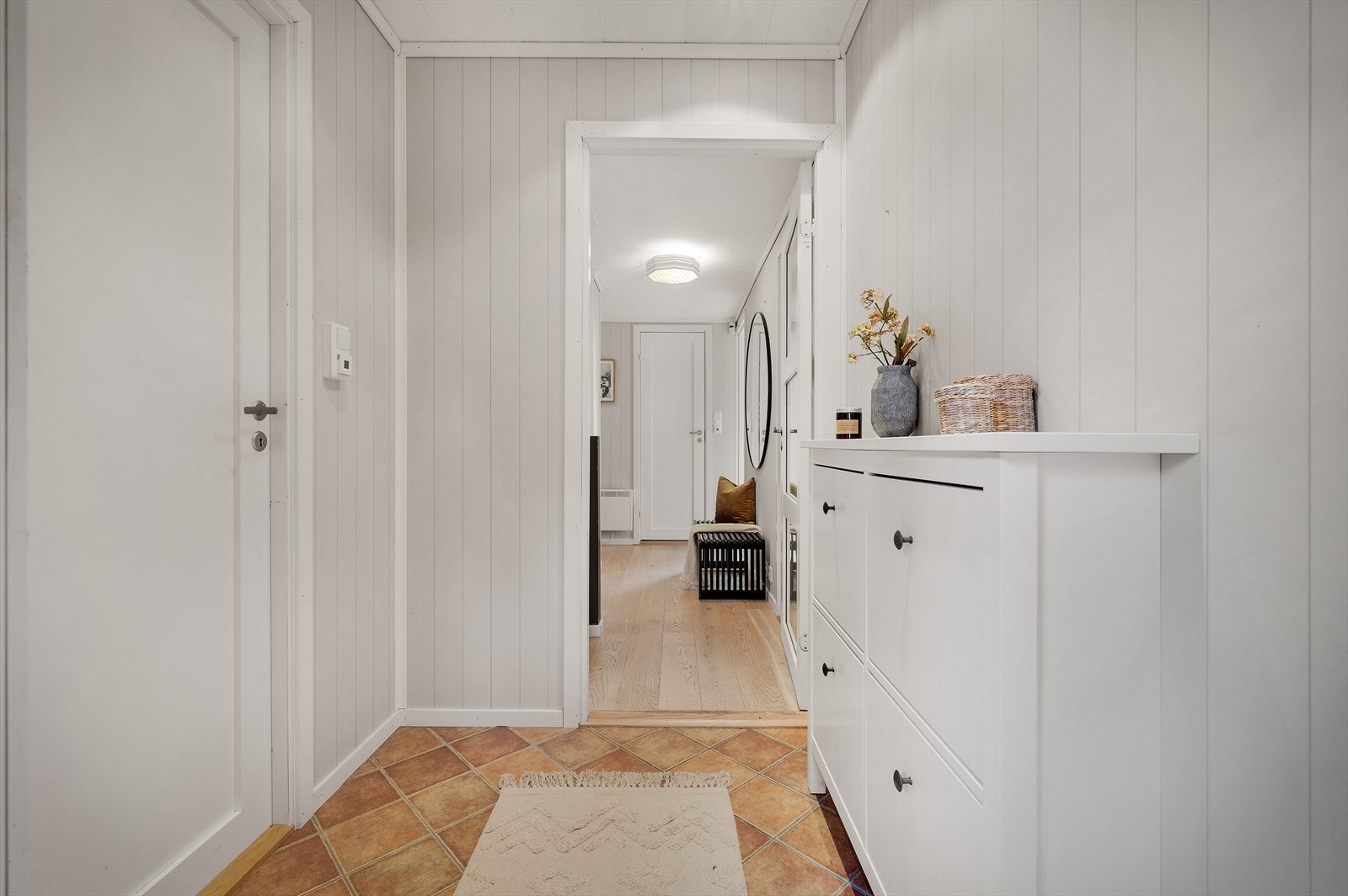 - Lys og innbydende entré - Galleribilde