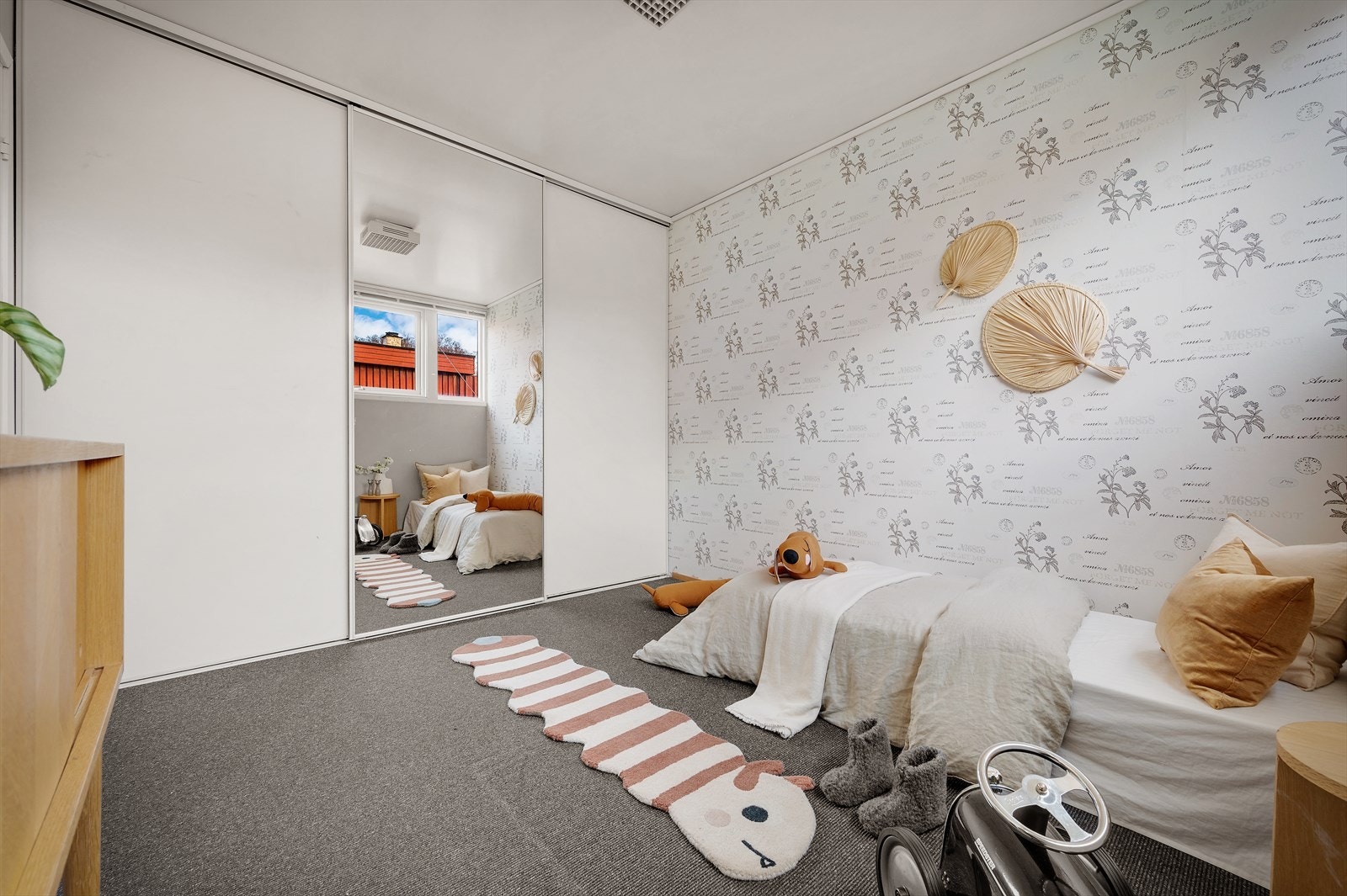 - Merk integrert garderobeløsning også her - Galleribilde